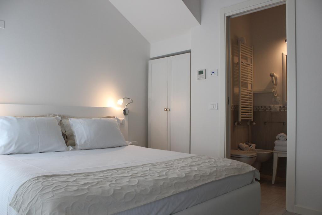 Hotel Punto 41 Peschiera del Garda Exterior foto